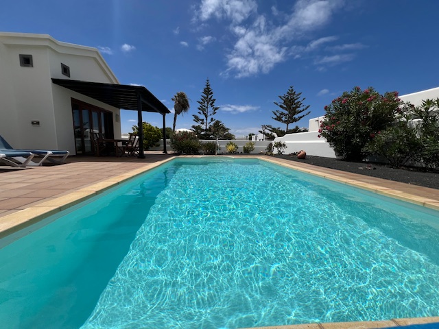 Faro Park Villa Bella: 2 bed, 2 bath luxury villa with private pool